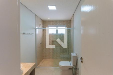 Casa de condomínio à venda com 360m², 4 quartos e 4 vagasBanheiro da Suíte 2