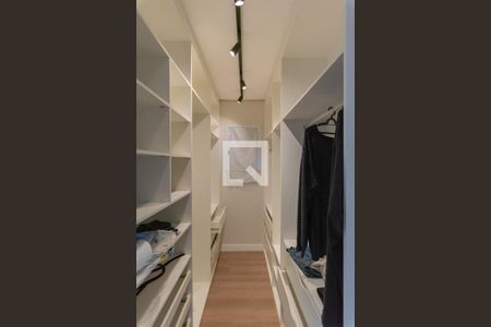 Casa de condomínio à venda com 360m², 4 quartos e 4 vagasCloset da suíte 4