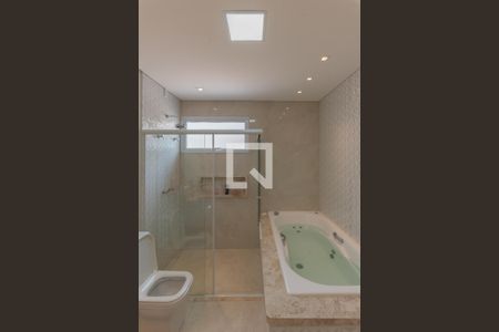 Casa de condomínio à venda com 360m², 4 quartos e 4 vagasBanheiro da Suíte 4