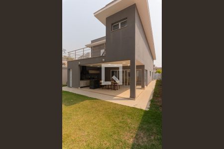 Casa de condomínio à venda com 360m², 4 quartos e 4 vagasQuintal