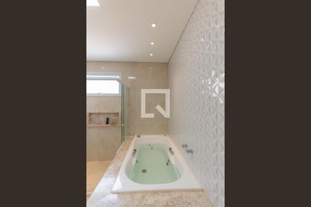 Casa de condomínio à venda com 360m², 4 quartos e 4 vagasBanheiro da Suíte 4