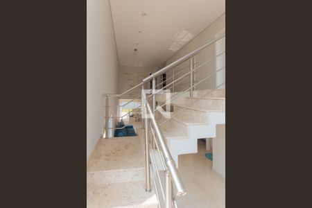 Casa de condomínio à venda com 360m², 4 quartos e 4 vagasEscada Suítes 2, 3 e 4