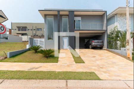 Casa de condomínio à venda com 360m², 4 quartos e 4 vagasFachada