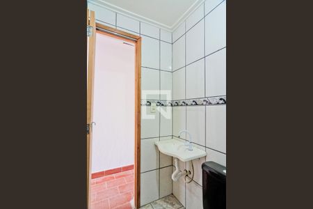 Casa para alugar com 119m², 2 quartos e 1 vaga Casa para alugar com 119m², 2 quartos e 1 vagaBanheiro