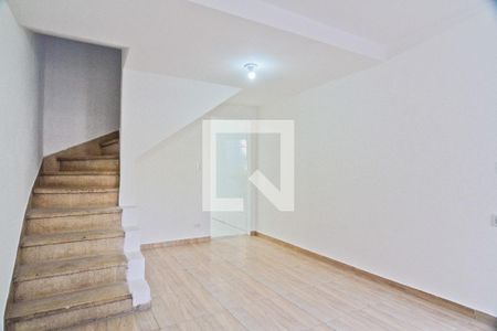 Sala de casa para alugar com 2 quartos, 119m² em Jardim Santo Elias, São Paulo
