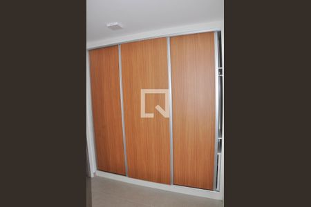 Apartamento para alugar com 80m², 2 quartos e 1 vaga Apartamento para alugar com 80m², 2 quartos e 1 vagaDetalhe - Quarto 01 com Suíte