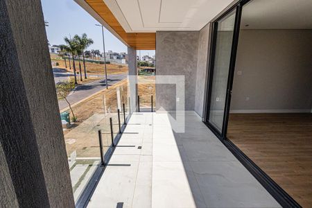 Casa de condomínio à venda com 545m², 4 quartos e 4 vagas Casa de condomínio à venda com 545m², 4 quartos e 4 vagasVaranda Suíte 2