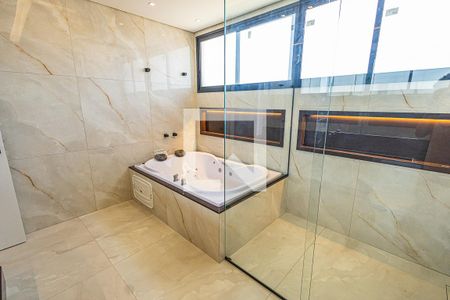 Casa de condomínio à venda com 545m², 4 quartos e 4 vagas Casa de condomínio à venda com 545m², 4 quartos e 4 vagasBanheiro Suíte 3