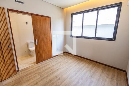 Casa de condomínio à venda com 545m², 4 quartos e 4 vagas Casa de condomínio à venda com 545m², 4 quartos e 4 vagasSuíte 1