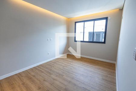 Casa de condomínio à venda com 545m², 4 quartos e 4 vagas Casa de condomínio à venda com 545m², 4 quartos e 4 vagasSuíte 4