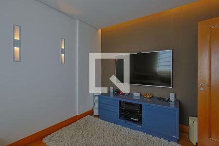 Apartamento à venda com 163m², 4 quartos e 3 vagasQuarto 2