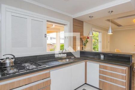 Casa à venda com 303m², 4 quartos e 2 vagasCozinha