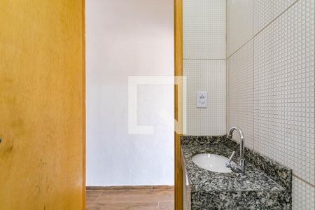 Casa para alugar com 100m², 2 quartos e 2 vagas Casa para alugar com 100m², 2 quartos e 2 vagasBanheiro