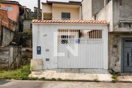 Casa para alugar com 100m², 2 quartos e 2 vagas Casa para alugar com 100m², 2 quartos e 2 vagasFachada