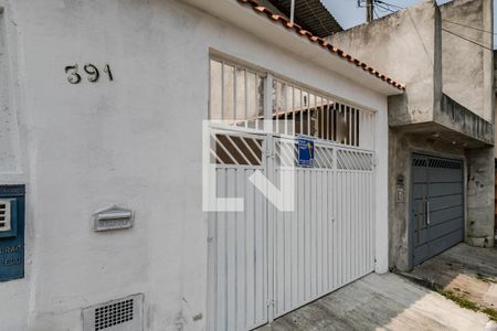 Casa para alugar com 100m², 2 quartos e 2 vagas Casa para alugar com 100m², 2 quartos e 2 vagasFachada