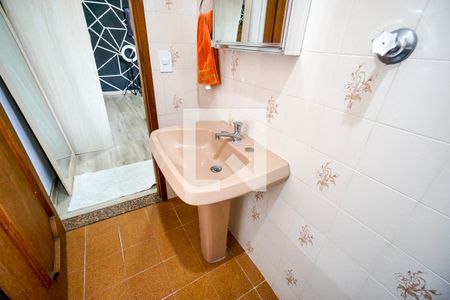 Banheiro da suíte 01 de casa à venda com 2 quartos, 120m² em Vila Carrão, São Paulo