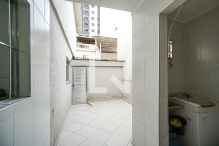 Casa à venda com 120m², 2 quartos e 1 vagaQuintal