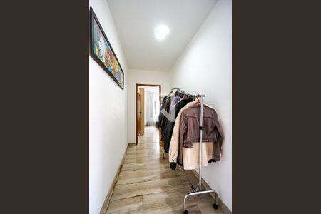 Casa à venda com 120m², 2 quartos e 1 vagaCorredor dos quartos