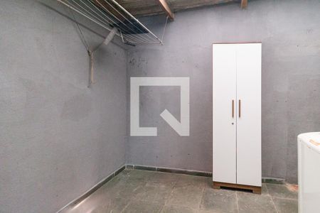 Casa à venda com 180m², 3 quartos e 2 vagasÁrea de serviço