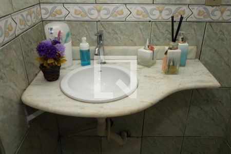 Casa à venda com 260m², 3 quartos e 2 vagasBanheiro 2