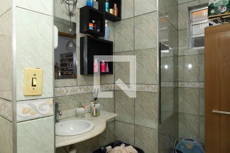 Casa à venda com 260m², 3 quartos e 2 vagasBanheiro 2