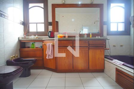 Casa para alugar com 900m², 4 quartos e 7 vagasBanheiro da Suíte 1