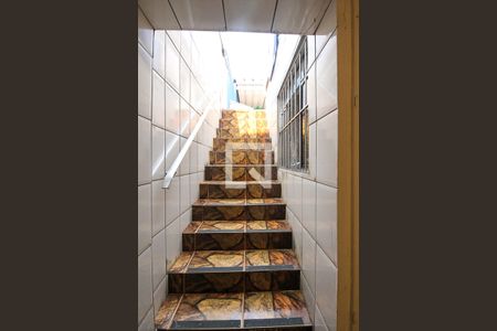 Casa à venda com 225m², 4 quartos e 2 vagasEscada