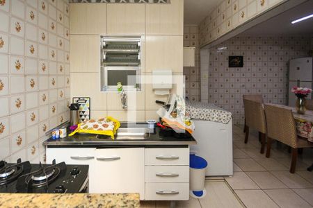 Casa à venda com 225m², 4 quartos e 2 vagasCozinha e Área de Serviço cassa 03