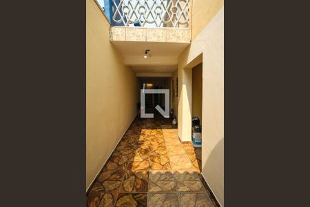 Casa à venda com 225m², 4 quartos e 2 vagasCorredor casa 04