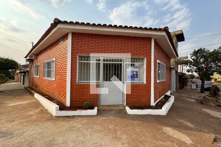 Casa para alugar com 100m², 4 quartos e 1 vagaFachada