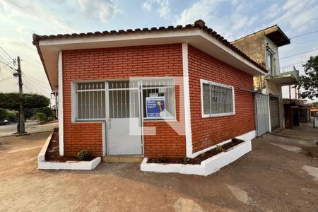 Casa para alugar com 100m², 4 quartos e 1 vagaFachada