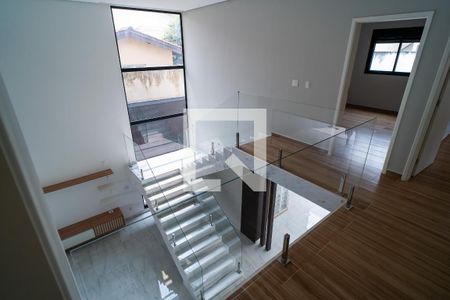 Casa para alugar com 278m², 3 quartos e 5 vagasEscada