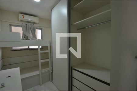 Quarto 2 de casa à venda com 2 quartos, 90m² em Irajá, Rio de Janeiro