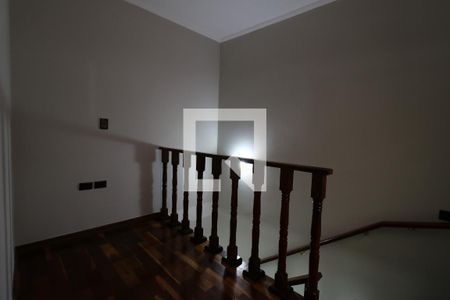 Casa para alugar com 314m², 4 quartos e 6 vagasEscada