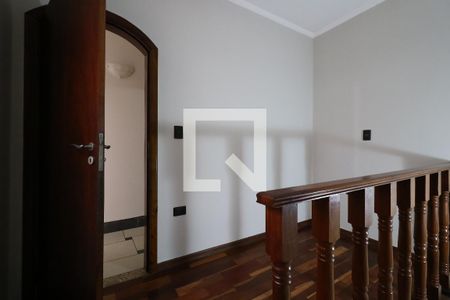 Casa para alugar com 314m², 4 quartos e 6 vagasEscada