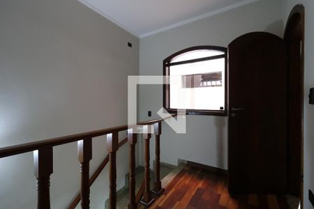 Casa para alugar com 314m², 4 quartos e 6 vagasEscada