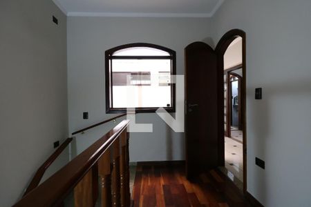 Casa para alugar com 314m², 4 quartos e 6 vagasEscada