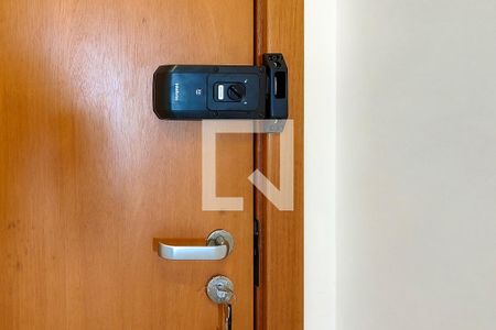 Apartamento para alugar com 130m², 3 quartos e 2 vagas Apartamento para alugar com 130m², 3 quartos e 2 vagasMaçaneta eletrônica