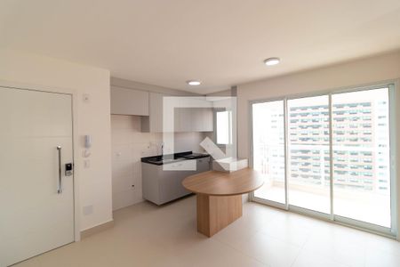 Salas de kitnet/studio para alugar com 1 quarto, 41m² em Centro, Campinas
