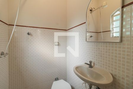 Casa à venda com 200m², 3 quartos e 3 vagasBanheiro da área de serviço