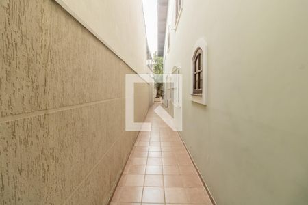 Casa à venda com 200m², 3 quartos e 3 vagasCorredor