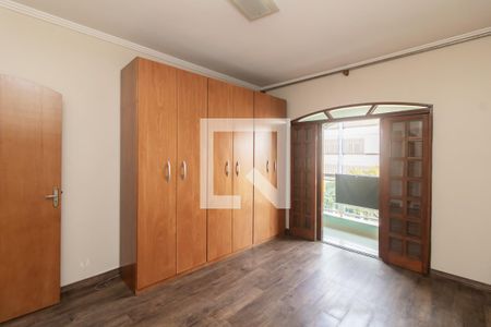 Casa à venda com 200m², 3 quartos e 3 vagasSuíte