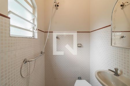 Casa à venda com 200m², 3 quartos e 3 vagasBanheiro da área de serviço