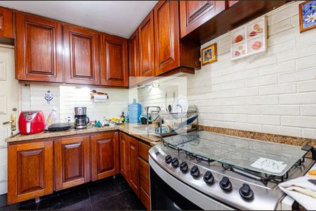 Apartamento à venda com 150m², 4 quartos e 1 vaga Apartamento à venda com 150m², 4 quartos e 1 vagaCozinha