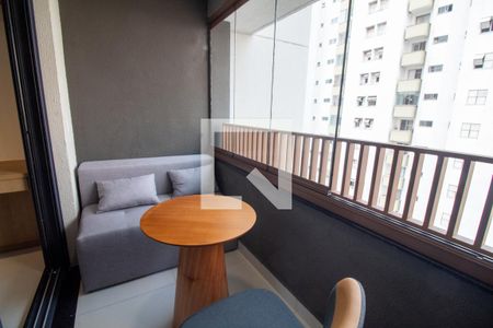 Varanda de kitnet/studio para alugar com 1 quarto, 27m² em Campo Belo, São Paulo