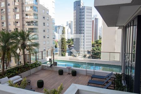 Studio para alugar com 27m², 1 quarto e sem vaga Studio para alugar com 27m², 1 quarto e sem vagaÁrea comum - Piscina