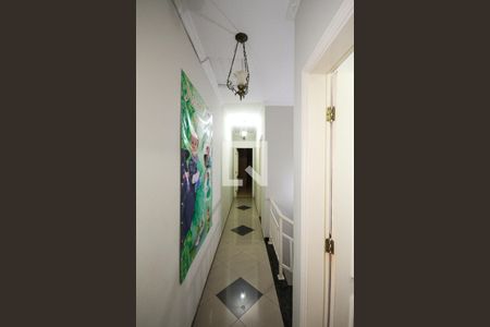 Casa à venda com 250m², 3 quartos e 4 vagasCorredor