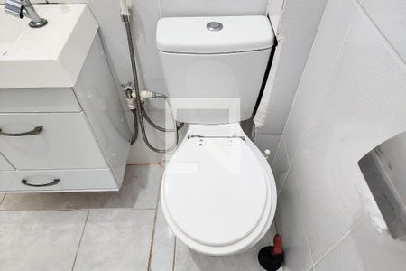 Banheiro de apartamento à venda com 1 quarto, 31m² em Catete, Rio de Janeiro