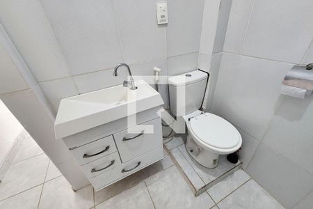 Banheiro de apartamento à venda com 1 quarto, 31m² em Catete, Rio de Janeiro