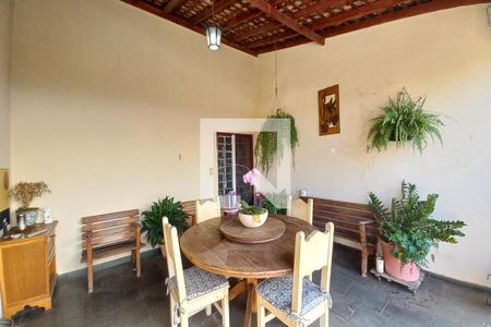 Casa à venda com 250m², 3 quartos e 4 vagasÁrea Comum